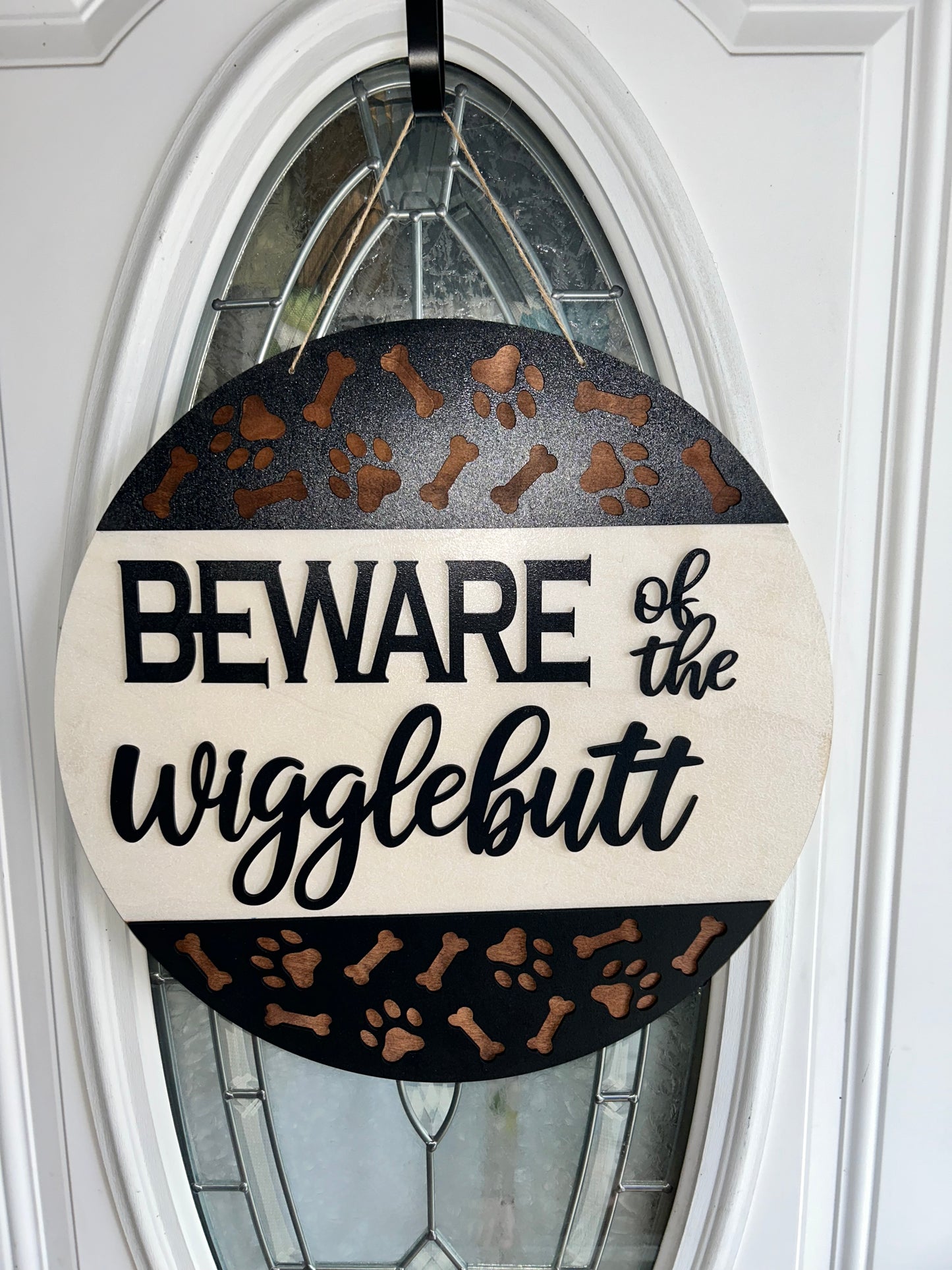 Beware of wigglebutts door sign