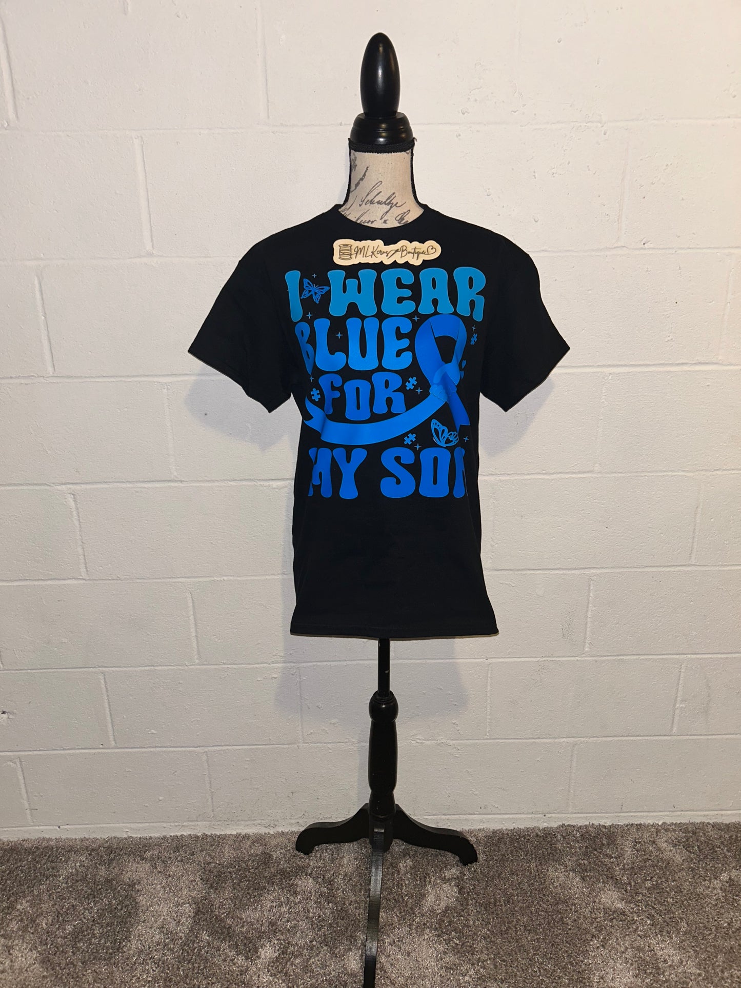 I wear blue t shirt