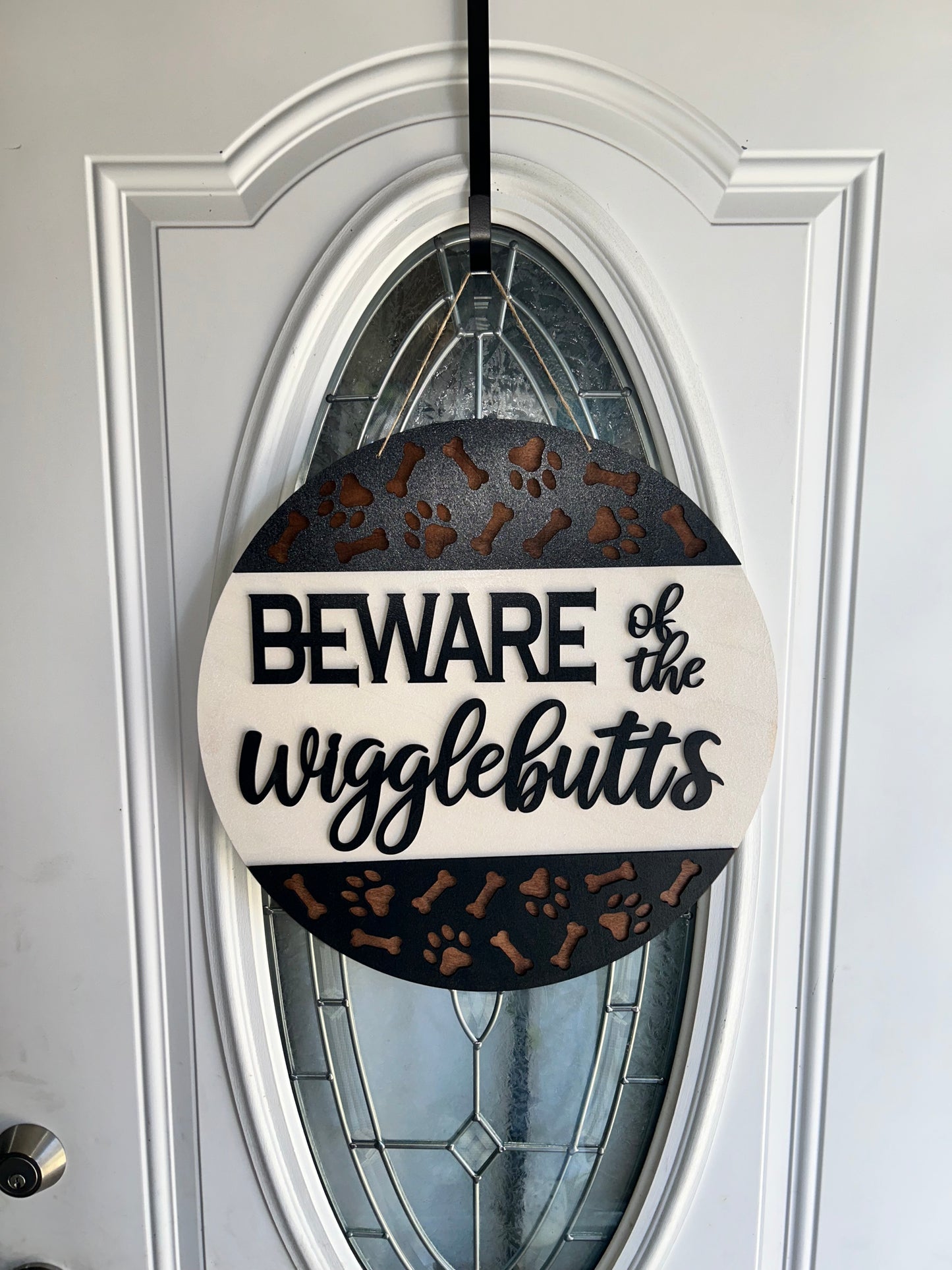 Beware of wigglebutts door sign